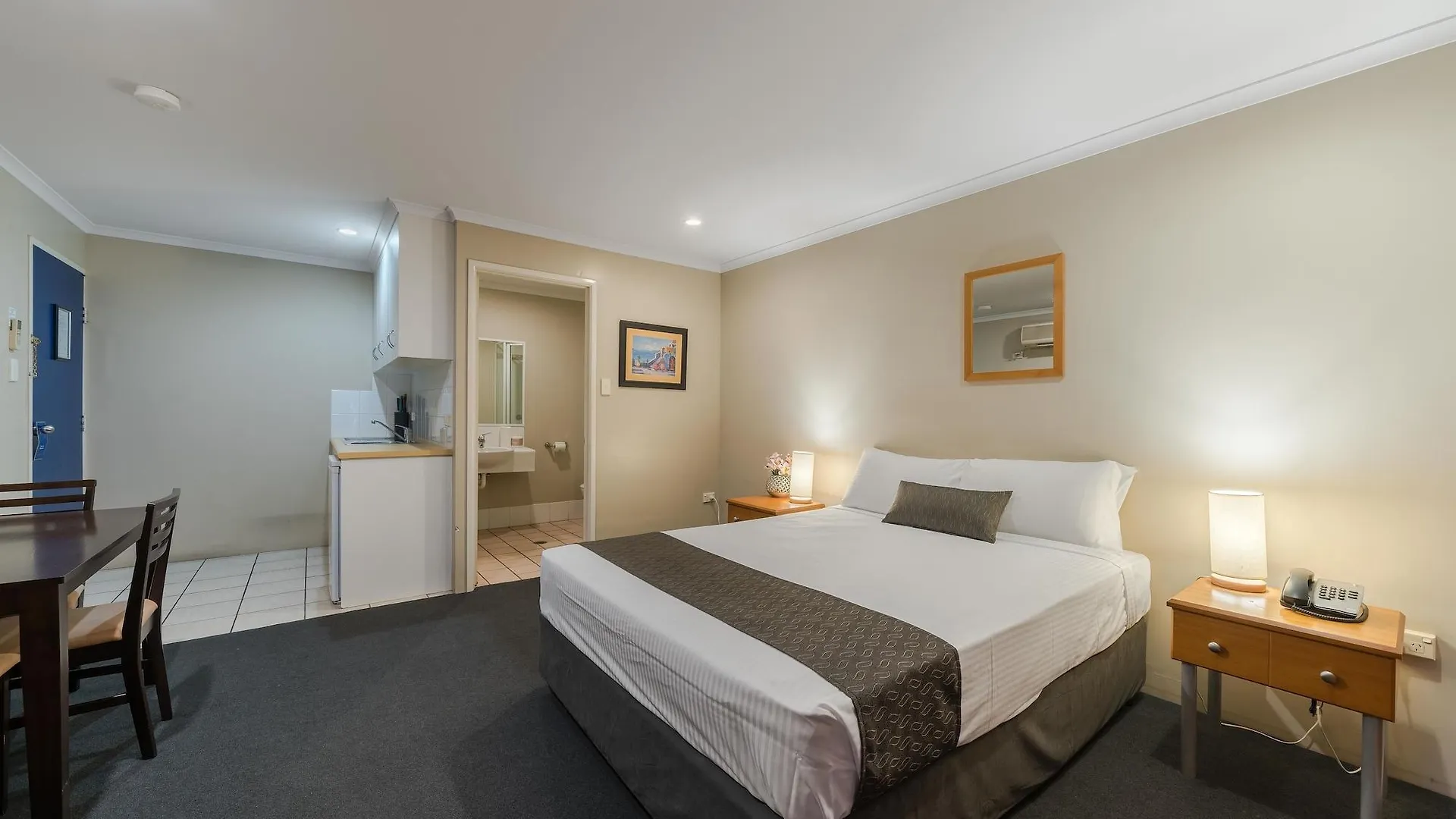 ***  Cosmopolitan Motel & Serviced Apartments Rockhampton Australia