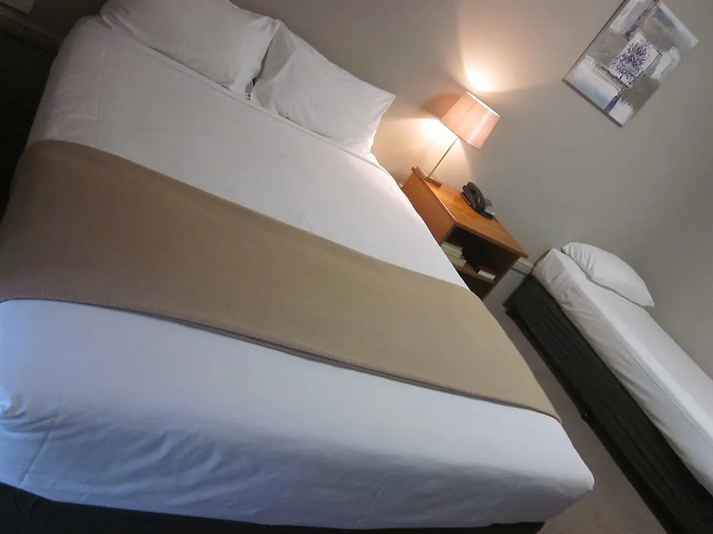 ***  Cosmopolitan Motel & Serviced Apartments Rockhampton Australia