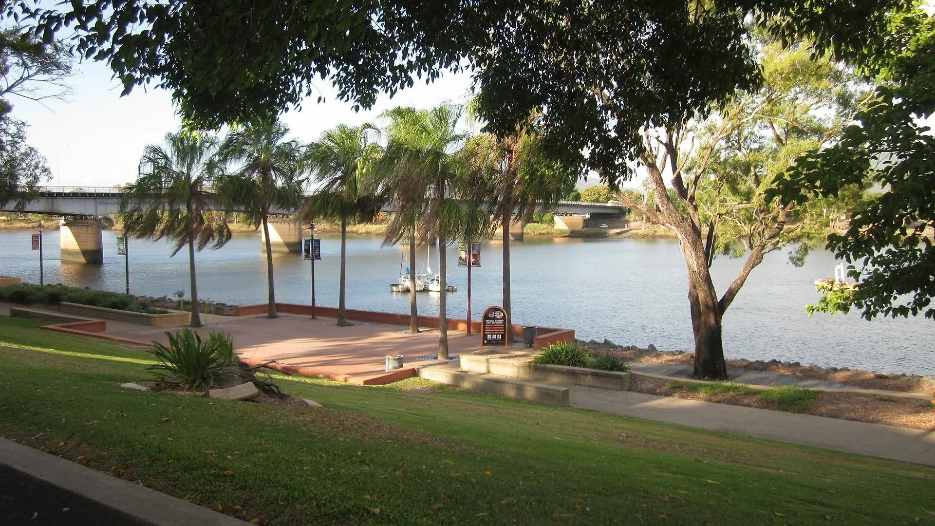 Cosmopolitan Motel & Serviced Apartments Rockhampton 3*,
