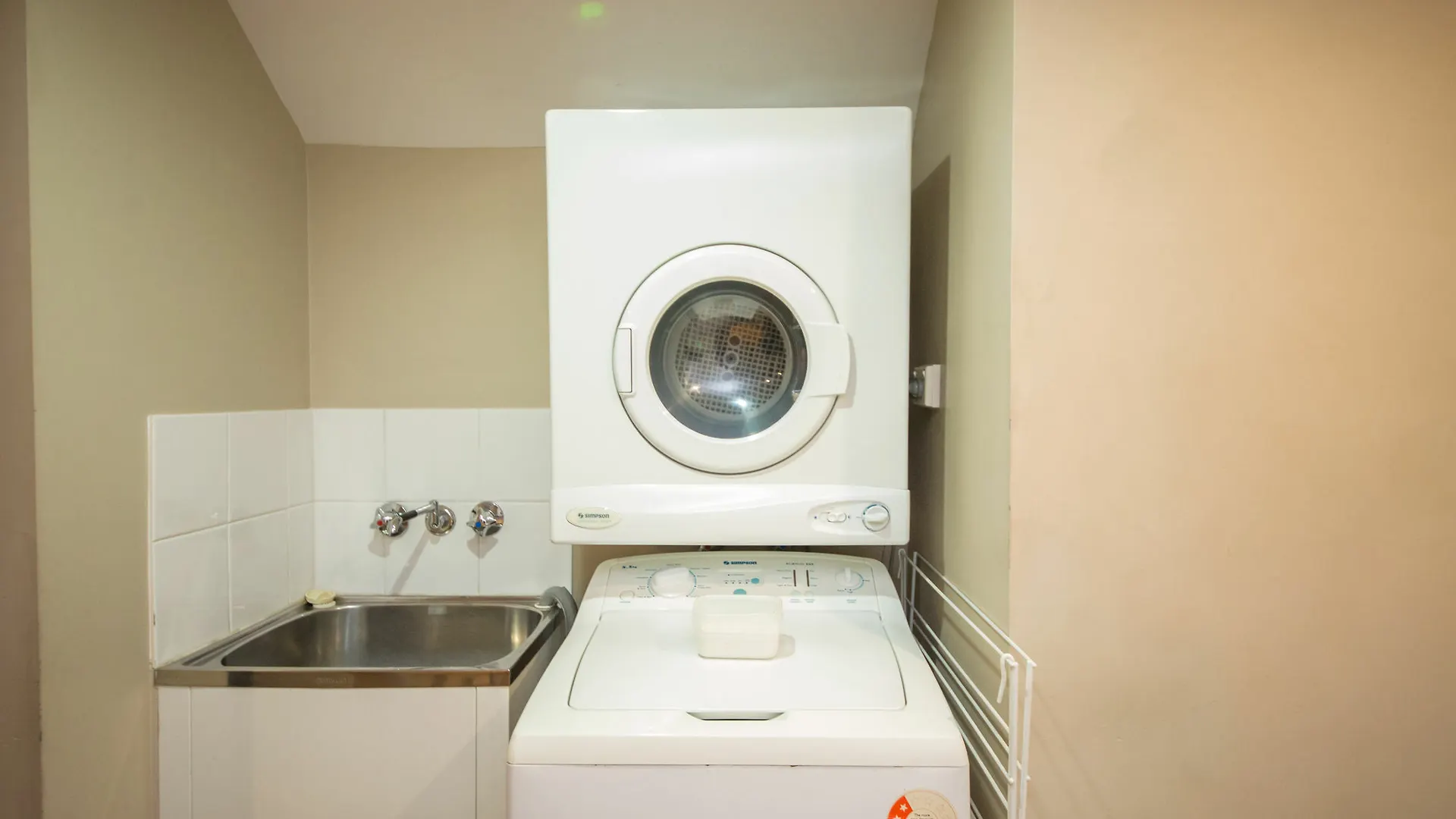 Cosmopolitan Motel & Serviced Apartments Rockhampton
